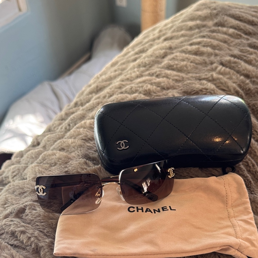CHANEL Black Sunglasses with Brown Lenses